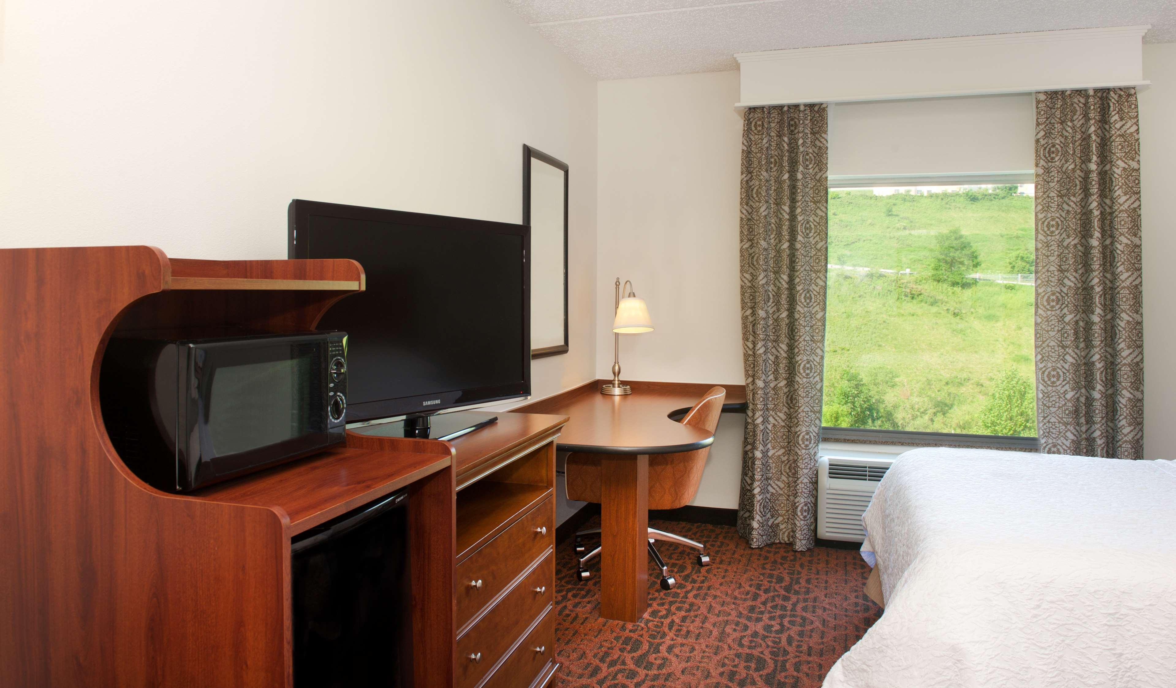 Hampton Inn & Suites Pittsburgh-Meadow Lands Washington Exterior foto